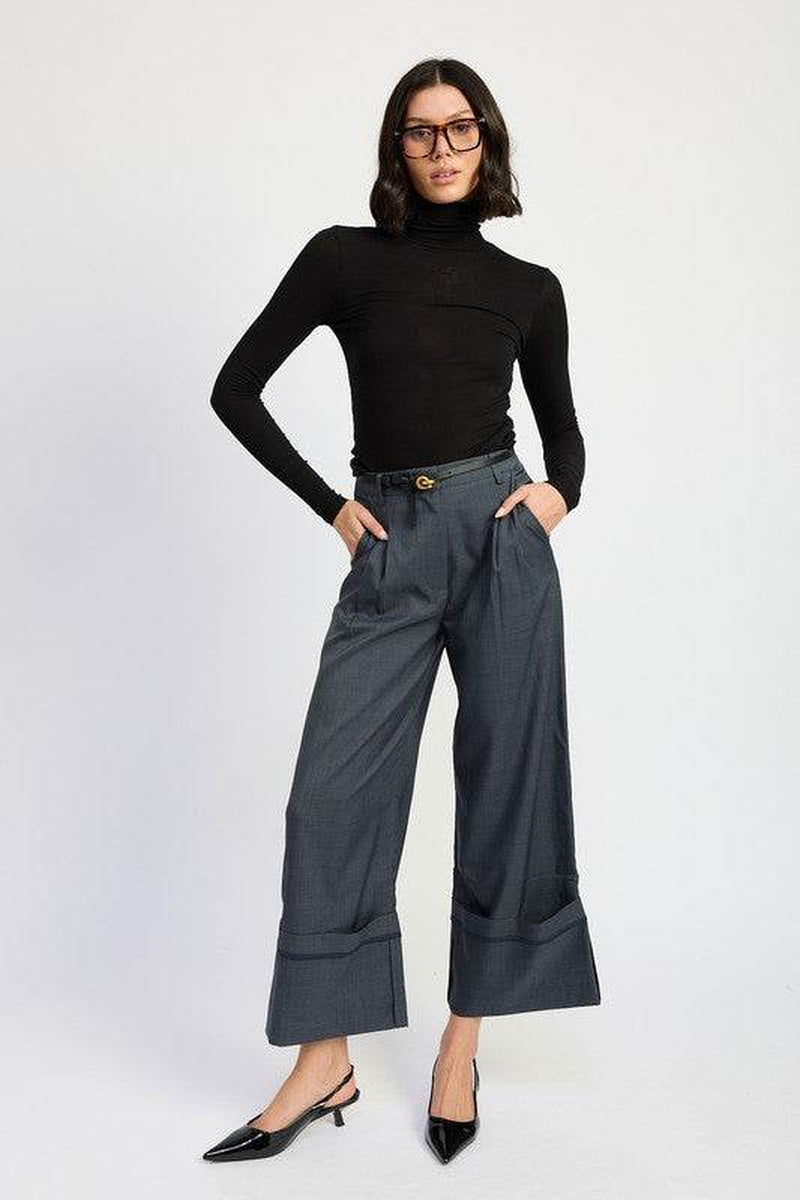 Line Pleated Pants