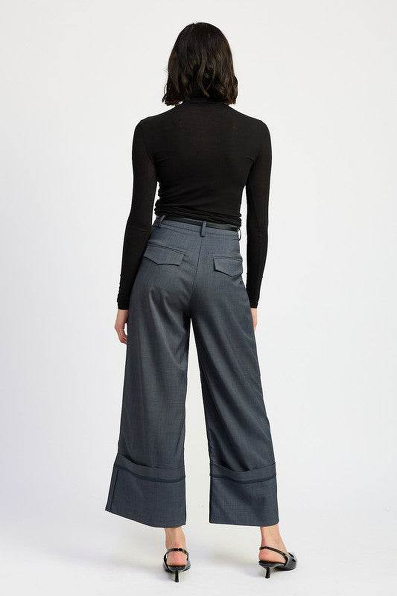 Line Pleated Pants